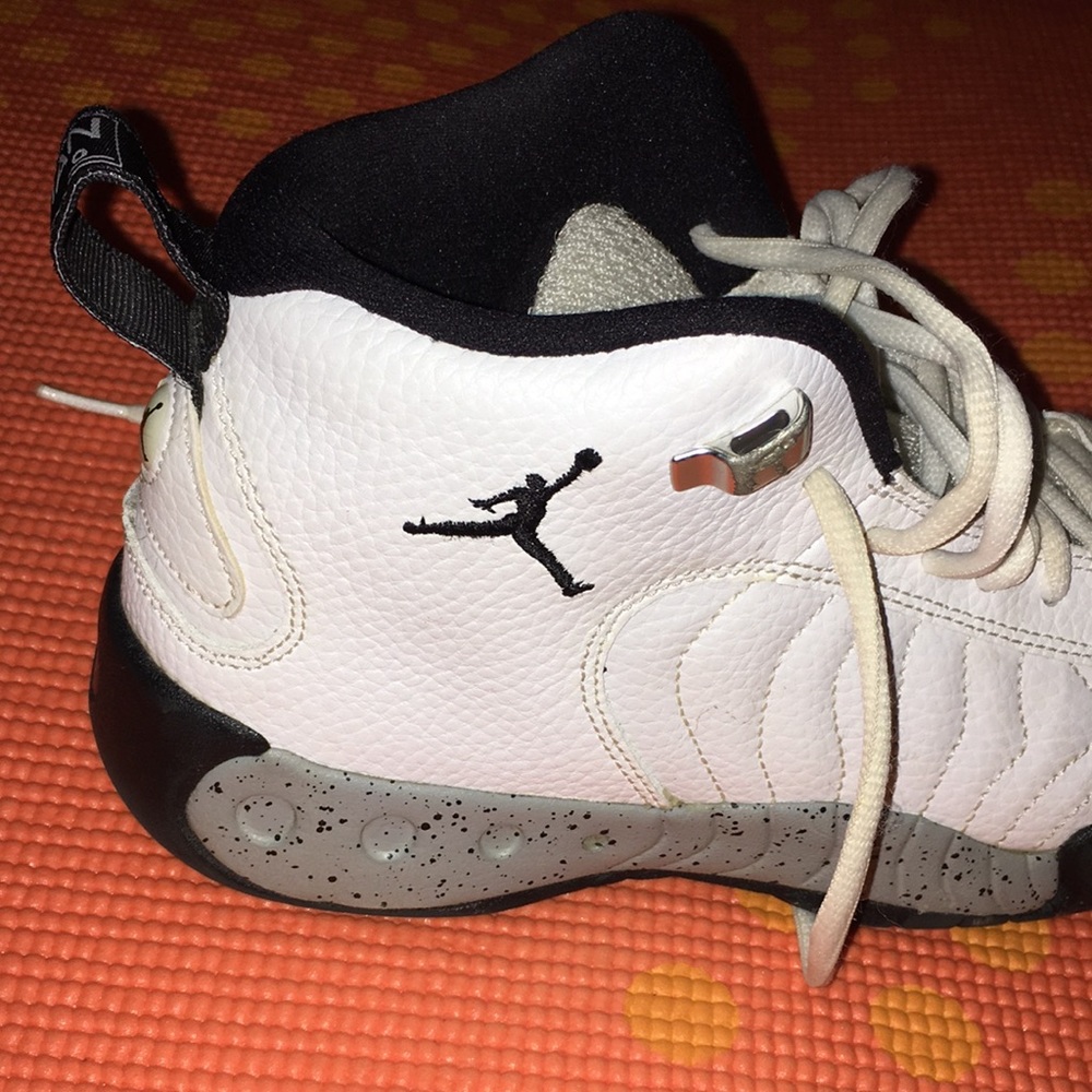 Jordan Jumpman 5.5 YOUTH/7 WOMENS